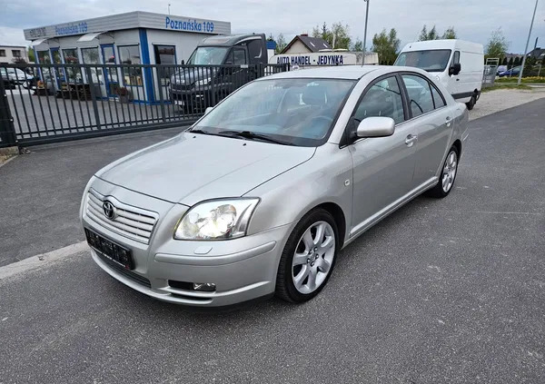 samochody osobowe Toyota Avensis cena 15900 przebieg: 175000, rok produkcji 2006 z Gniezno